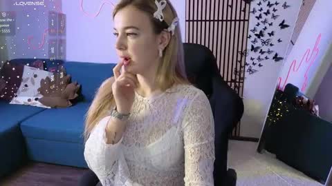 Mel online show from November 2025 02:57:01 AM