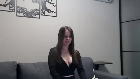 meladams online show from January 2025 08:10:01 PM