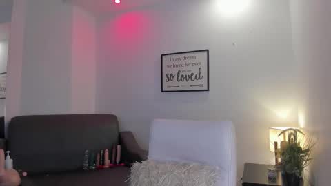 melan_owen online show from November 2025 11:03:02 AM