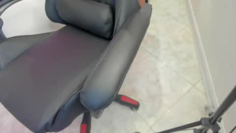 melan_owen online show from May 2026 11:04:01 AM