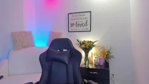 melan_owen online show from June 2026 11:10:01 AM