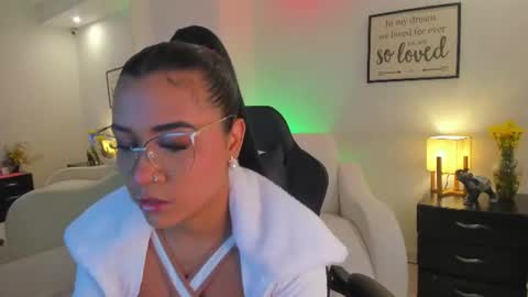 Snapshot of melan_owen chatting on June 2026 11:02:01 AM melan_owen online show from June 2026 11:02:01 AM