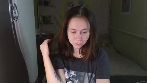 Mila online show from November 2025 07:27:02 PM