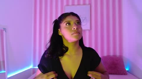 Snapshot of melanie_18_ chatting on May 2026 11:22:02 PM melanie online show from May 2026 11:22:02 PM