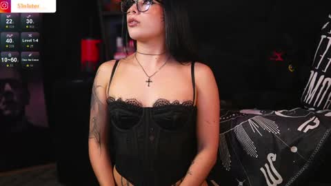 Snapshot of melanie_nyx chatting on May 2026 03:04:02 AM Mel online show from May 2026 03:04:02 AM