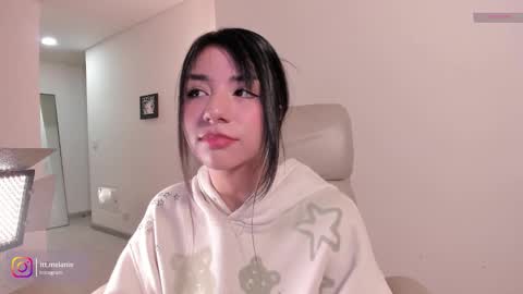 Melanie online show from November 2025 10:52:01 PM