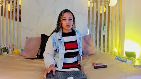 Snapshot of melaniegh_ chatting on September 2025 11:10:02 AM Melanie  online show from September 2025 11:10:02 AM