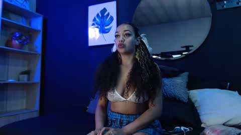 Snapshot of melaniegh_ chatting on October 2025 11:17:01 AM Melanie  online show from October 2025 11:17:01 AM