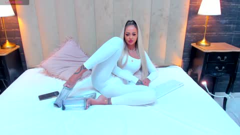 OF melanielexxx online show from December 2024 06:45:01 PM