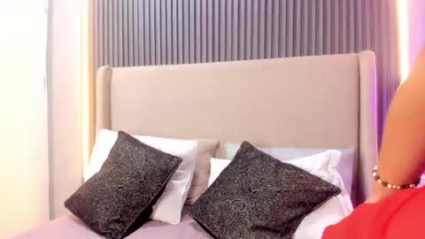 MelanieRoah online show from November 2025 01:01:02 PM