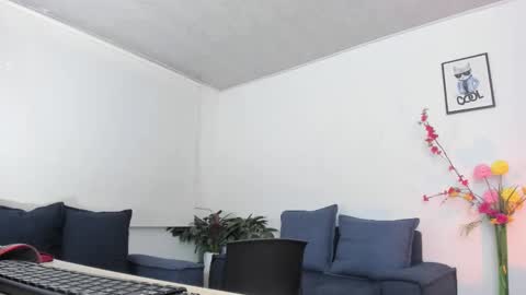 melaniie_roussel online show from October 2025 12:44:01 AM