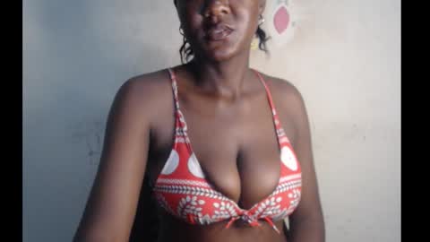 Snapshot of melanin_coco chatting on September 2025 09:42:01 PM Bene online show from September 2025 09:42:01 PM