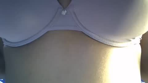 Snapshot of melanin_moon chatting on May 2026 11:37:02 AM Moon online show from May 2026 11:37:02 AM