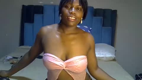 Snapshot of melanin_moon chatting on May 2026 11:24:01 PM Moon online show from May 2026 11:24:01 PM