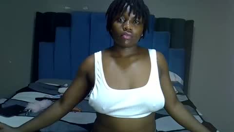 Snapshot of melanin_moon chatting on May 2026 11:03:01 PM Moon online show from May 2026 11:03:01 PM