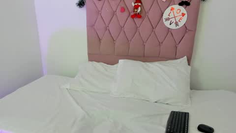 Snapshot of melaniross chatting on December 2024 07:39:02 PM Meli online show from December 2024 07:39:02 PM