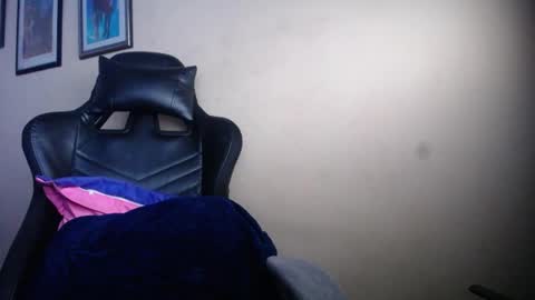 melany online show from December 2024 06:49:01 PM