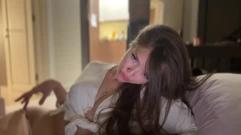 Snapshot of melanybunny chatting on May 2026 10:25:01 PM Adel online show from May 2026 10:25:01 PM