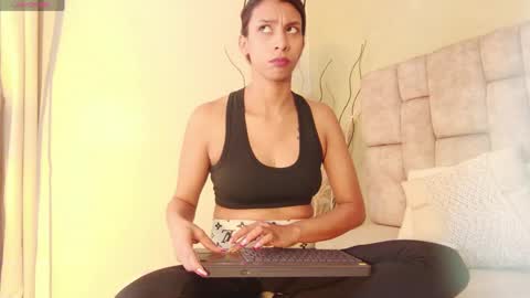 Snapshot of melanystone_ chatting on April 2026 02:59:01 PM Melany online show from April 2026 02:59:01 PM