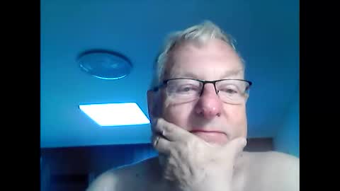 melbourne000 online show from November 2025 12:10:01 AM