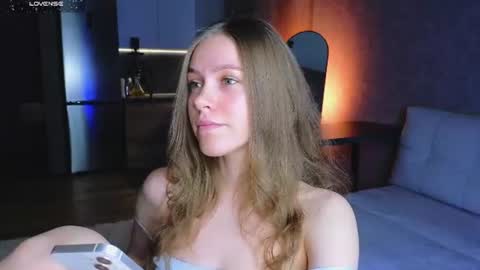 Snapshot of melee_eva chatting on July 2026 07:17:02 AM Melee Eva - Thumbs Up please online show from July 2026 07:17:02 AM