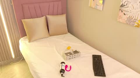 Snapshot of meli_peach chatting on April 2026 07:27:02 PM meli_peach online show from April 2026 07:27:02 PM