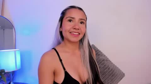 Snapshot of melii_0 chatting on March 2026 11:38:01 AM Melii online show from March 2026 11:38:01 AM