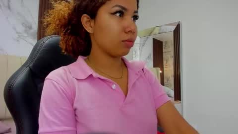 M E L I N A  online show from November 2025 12:23:02 PM