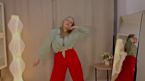 Snapshot of melindaventuri chatting on April 2026 08:29:01 PM Alice - online show from April 2026 08:29:01 PM