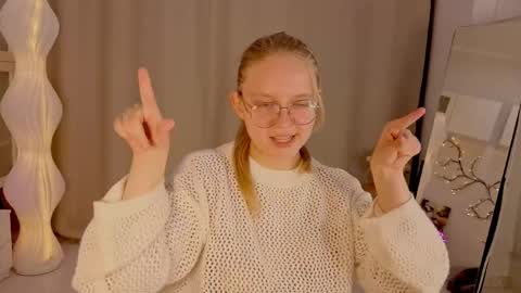 Snapshot of melindaventuri chatting on April 2026 07:08:02 PM Alice - online show from April 2026 07:08:02 PM