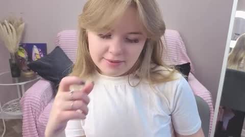 Sophia online show from October 2025 07:09:02 AM