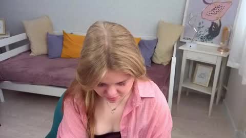 Sophia online show from April 2026 05:54:02 AM