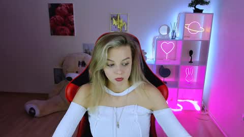 Melissa online show from February 2025 04:50:01 PM