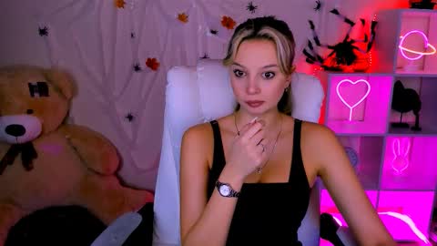 Melissa online show from November 2025 08:38:02 AM