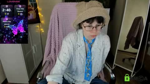 Snapshot of melissa_wells chatting on October 2025 09:34:01 PM Melissa online show from October 2025 09:34:01 PM