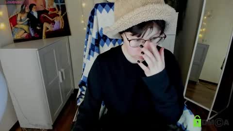 Snapshot of melissa_wells chatting on October 2025 03:12:01 PM Melissa online show from October 2025 03:12:01 PM