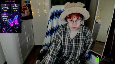 Snapshot of melissa_wells chatting on October 2025 09:02:02 PM Melissa online show from October 2025 09:02:02 PM