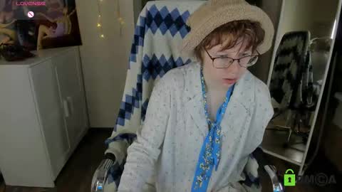 Snapshot of melissa_wells chatting on November 2025 09:37:02 PM Melissa online show from November 2025 09:37:02 PM