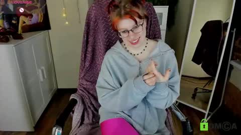 Snapshot of melissa_wells chatting on November 2025 03:48:01 AM Melissa online show from November 2025 03:48:01 AM