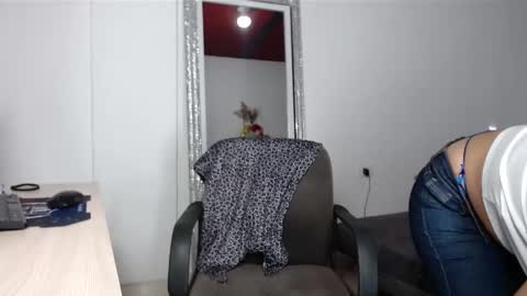 melissazaens online show from December 2024 01:25:01 AM