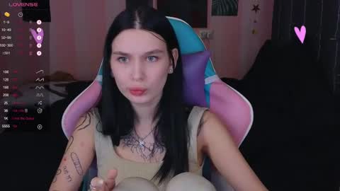 Snapshot of mella_freya chatting on December 2024 08:47:02 PM Freya IM NONUDE online show from December 2024 08:47:02 PM