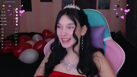 Snapshot of mella_freya chatting on January 2025 09:43:01 PM Freya IM NONUDE online show from January 2025 09:43:01 PM