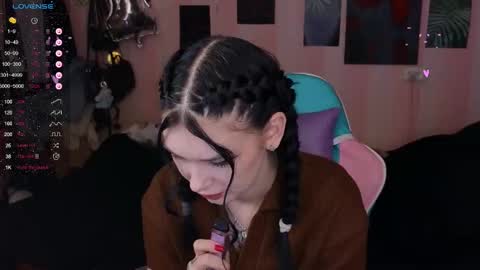 Snapshot of mella_freya chatting on February 2025 10:32:01 PM Freya IM NONUDE online show from February 2025 10:32:01 PM