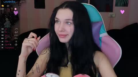 Snapshot of mella_freya chatting on February 2025 09:43:02 PM Freya IM NONUDE online show from February 2025 09:43:02 PM