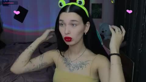 Snapshot of mella_freya chatting on October 2025 10:53:02 PM Freya IM NONUDE online show from October 2025 10:53:02 PM