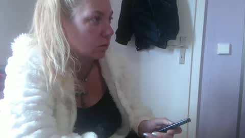 Snapshot of melli23 chatting on May 2026 12:15:01 PM Melli online show from May 2026 12:15:01 PM