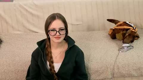 melliscute online show from April 2026 06:24:02 PM