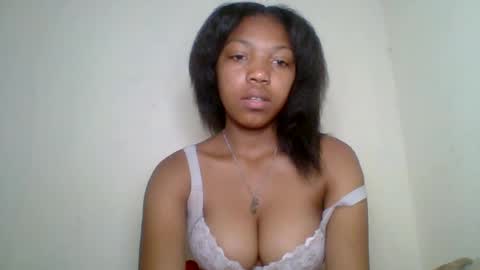 Snapshot of melodie_00 chatting on August 2026 12:52:02 PM melodie_00 online show from August 2026 12:52:02 PM