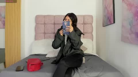 Snapshot of melodiroux_ chatting on June 2026 12:27:02 PM Melodi online show from June 2026 12:27:02 PM