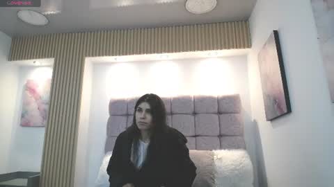 Snapshot of melodiroux_ chatting on July 2026 12:44:02 PM Melodi online show from July 2026 12:44:02 PM